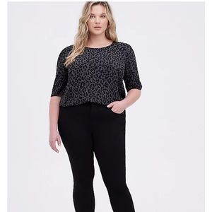 NWT Torrid Crepe Ruched Sleeve Cheetah Blouse 🖤🐆